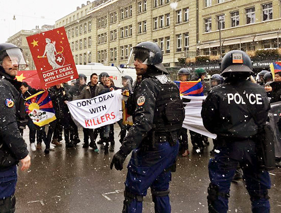 protesta_Suiza_tibet_Xi_jinping_tibetanos_manifestantes