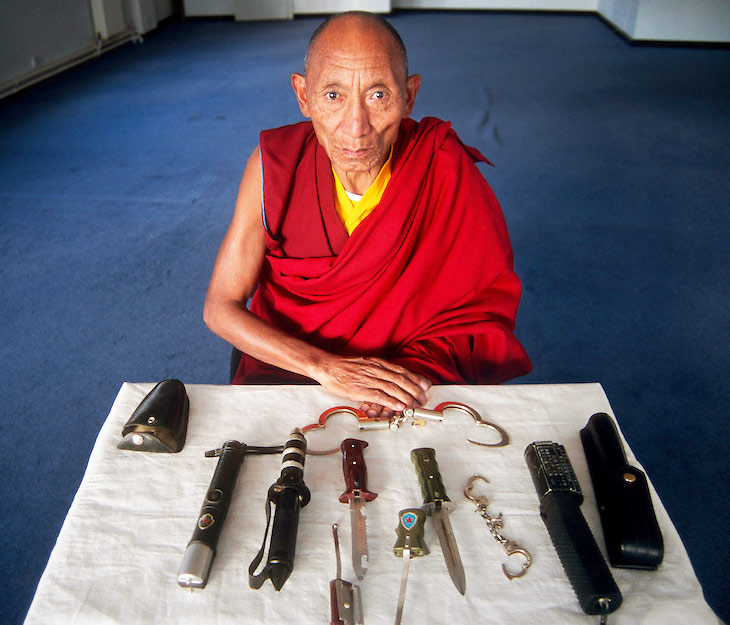 Palden-Gyatso-armas-de-tortura-web