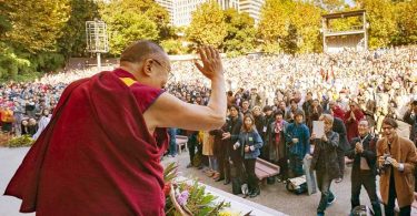 mensaje-a-juventud-en-tokio-dalai-lama_web